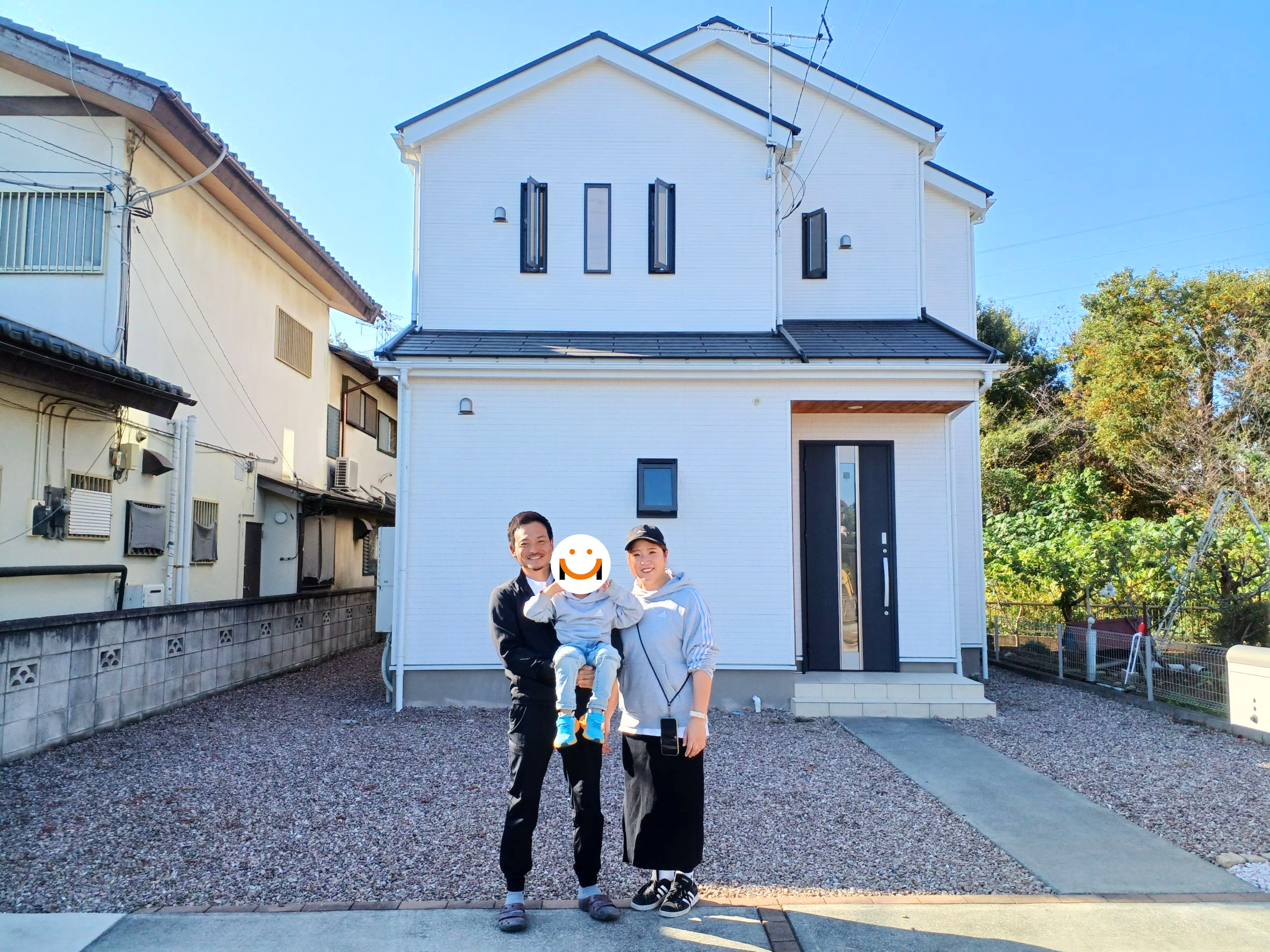 川越市今福の築浅の中古戸建をご購入いただきました。市街化調整区域特有の広々とした敷地と静かな住環境を大変気に入っていただけました。土地面積238㎡（約72坪）の広大な敷地にカースペースとお庭がしっかりと確保されています。建物も地震に強い安心住宅でした。 ご家族の今後の幸せな生活をかげながら応援させていただきます。